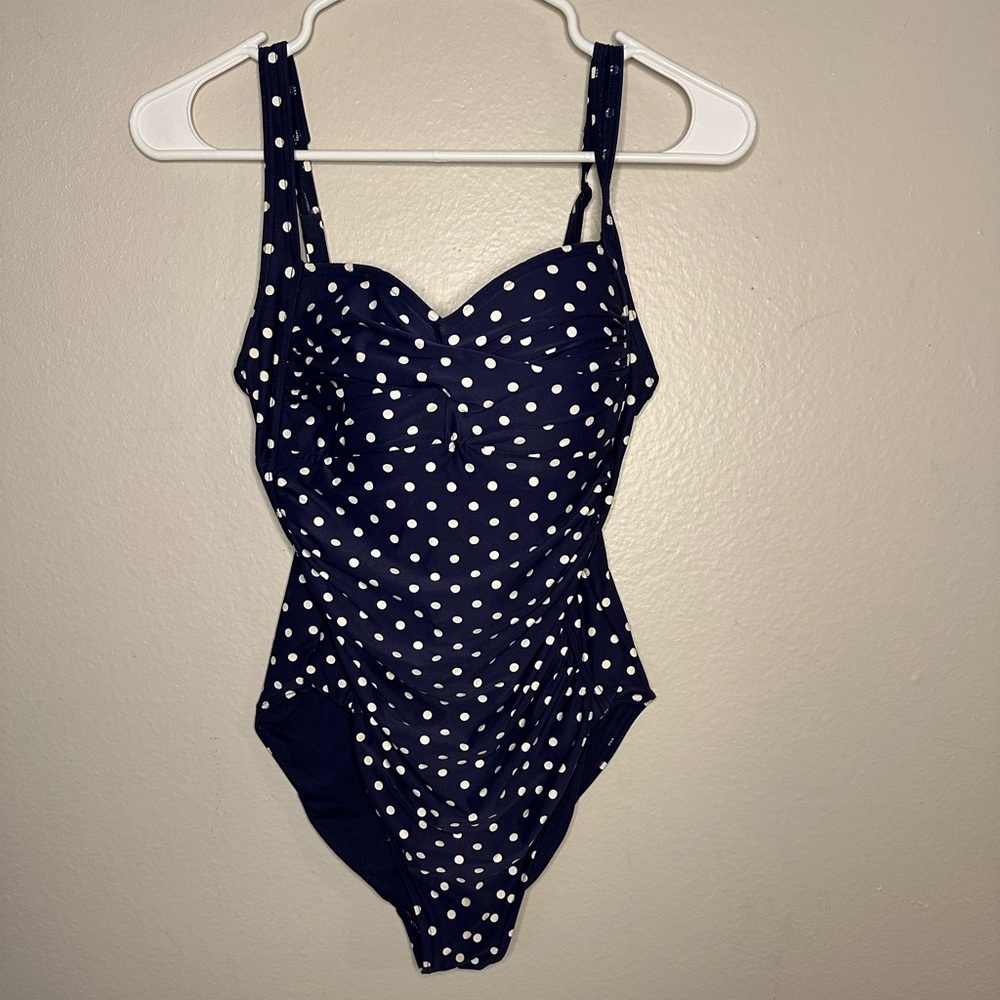 Bond-eye Australia swimsuit Sz 6